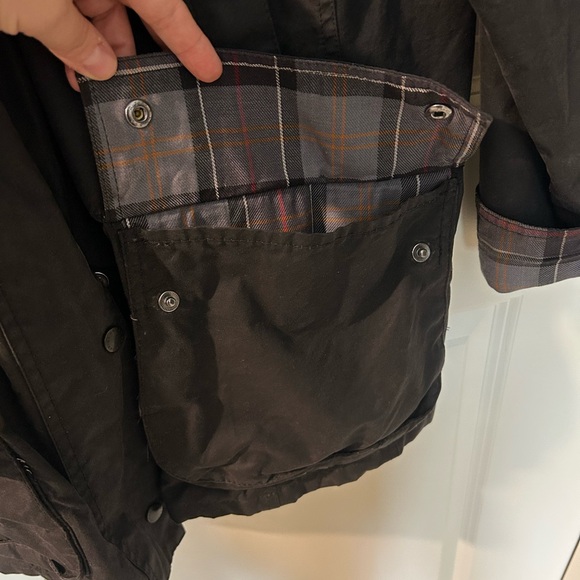 Barbour size 14 US Black Wax Beadnell Jacket Classic Plaid Tartan Lining Barn - Picture 7 of 8